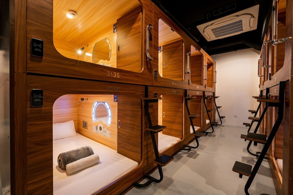 Cubicle vs Capsule Hotel London