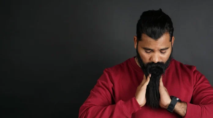 Beard Oil vs Beard Balm: Softness, Hold and Itch Relief Man with a well-groomed, conditioned beard