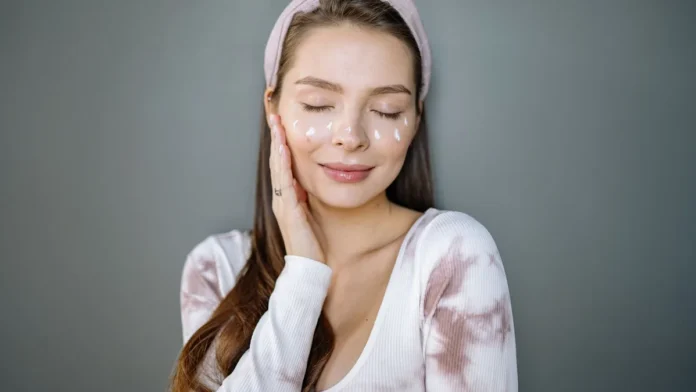 Cica Creams Woman applying a soothing cica cream to calm skin