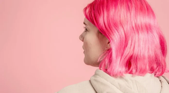Hair Colour Care: How to Stop Your Colour Fading (Including the Hard Water Problem) Woman with vibrant dyed hair, hair color care guide