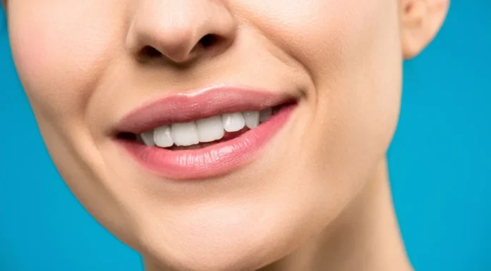 Lip Plumpers: How They Work and How Long the Effect Lasts Close-up of full, glossy lips