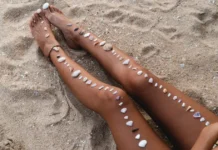 Self-Tanning Products: A Streak-Free Guide to Sunless Tanning Sun-kissed tanned legs from a sunless tan