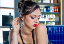 Special Occasion Makeup: Party Looks That Photograph Well Glamorous woman with elegant party makeup