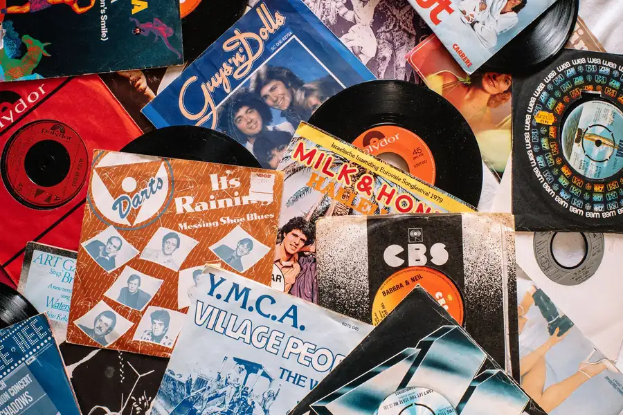 George McCrae net worth - old vinyl singles in colourful sleeves